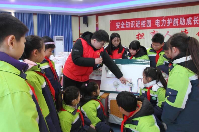 安徽淮北:护航开学季 安全用电进校园